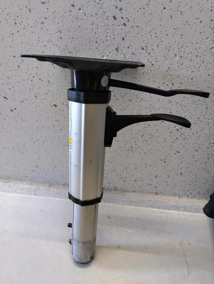 Attwood Swivl-Eze 238 gasgeveerde stoelpoten set van 2, Watersport en Boten, Accessoires en Onderhoud, Nieuw, Ophalen of Verzenden