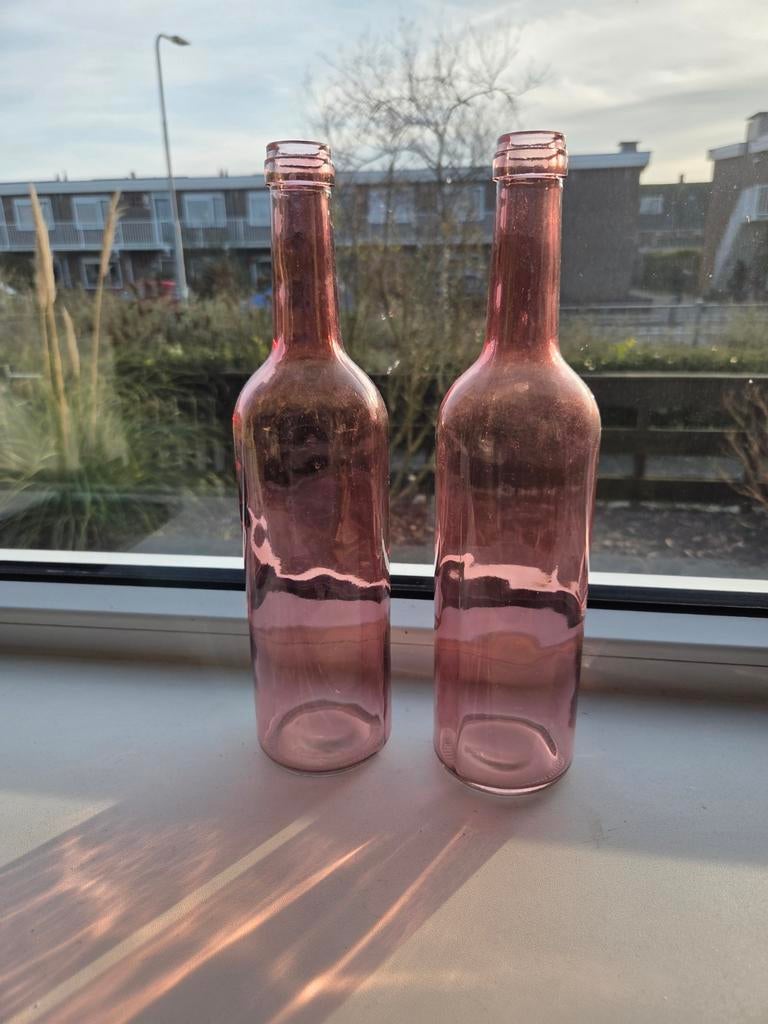 2 roze flesvazen, Ophalen, Overige kleuren, Glas, Minder dan 50 cm
