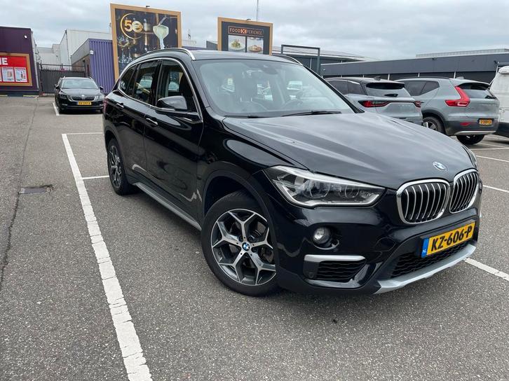 BMW X1 2.0 D Sdrive High Exe AUT 2017 Zwart, Leren bekleding, Auto's, BMW, Particulier, X1, ABS, Airbags, Airconditioning, Alarm