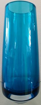 Vaas oud uniek gaaf dik doorzichtig blauw glas, Huis en Inrichting, Woonaccessoires | Vazen, Minder dan 50 cm, Glas, Blauw, Ophalen of Verzenden