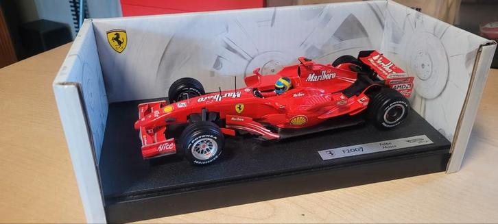 Hotwheels Ferrari F2007 met Marlboro reclame F.Massa, Hobby en Vrije tijd, Modelauto's | 1:18, Zo goed als nieuw, Auto, Hot Wheels