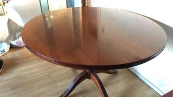 Tafel beschikbaar voor biedingen