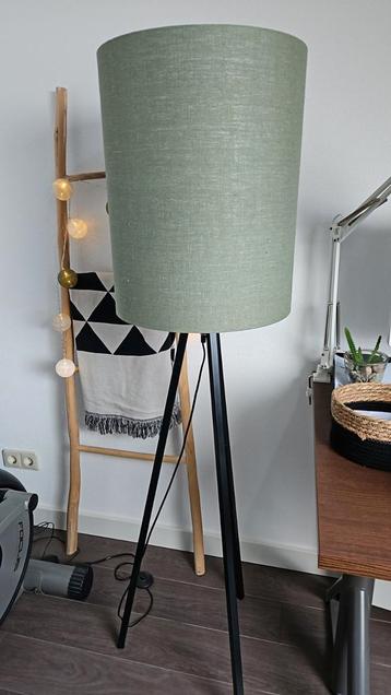 Staande Lamp Driepoot Zwart met Groene Kap beschikbaar voor biedingen