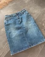 Spijkerrok Guess - Maat M, Maat 38/40 (M), Zo goed als nieuw, Knielengte, Verzenden