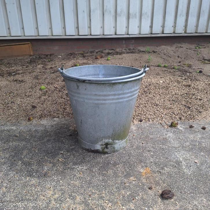 Zinken emmer met hengsel, Tuin en Terras, Tuinvazen, Gebruikt, Ophalen of Verzenden
