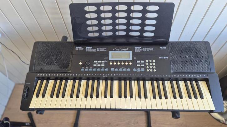 Keyboard voor beginners met tas en standaard, Muziek en Instrumenten, Keyboards, Gebruikt, 61 toetsen, Overige merken, Met standaard