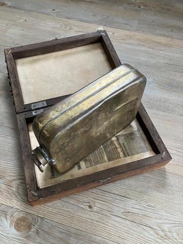 Koperen kruik beschikbaar voor biedingen