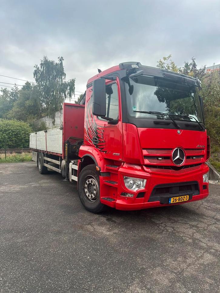 Mercedes Antos 2132 vrachtwagen met vaste laadbak en kraan, Auto's, Vrachtwagens, Particulier, ABS, Achteruitrijcamera, Airbags