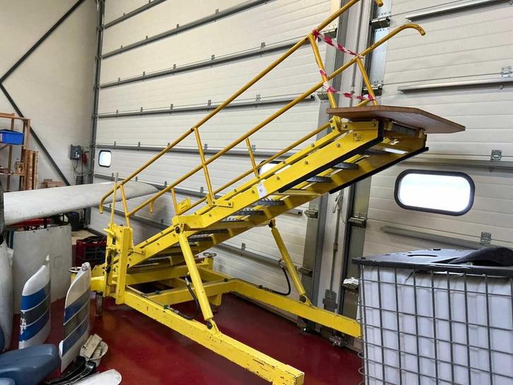 Mobiele vliegtuigtrap, Zakelijke goederen, Overige Zakelijke goederen