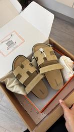 Hermes Chypre Beige Lin 41, Kleding | Dames, Schoenen, Ophalen, Zo goed als nieuw, Beige