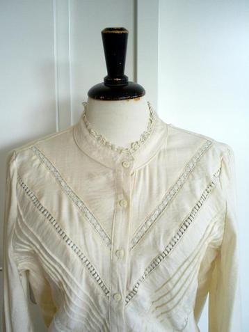 NIEUW __ BISOU,S blouse met kant en ruche mt. M beschikbaar voor biedingen