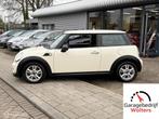 Mini 1.6 one airco stoelverwarm. 1e eigenaar 86dkm nw apk, Voorwielaandrijving, Gebruikt, Zwart, 4 cilinders