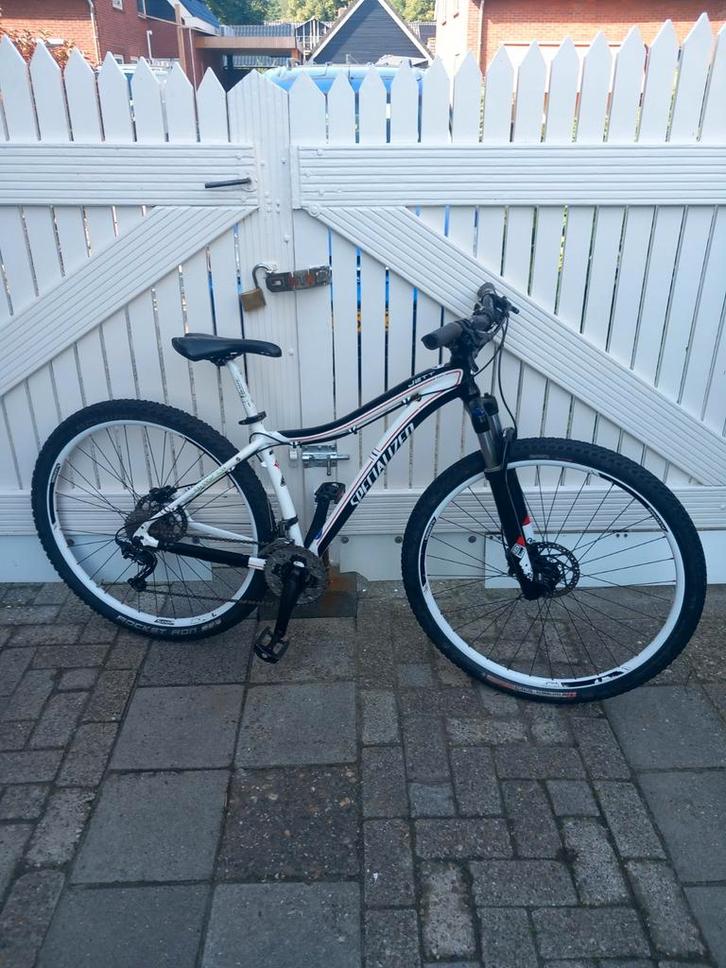 29er Specialized Jett Lady's Mountainbike., Sport en Fitness, Wielrennen, Zo goed als nieuw, Overige typen, Ophalen