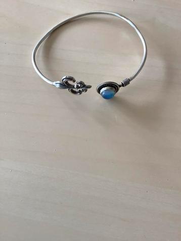Prachtige echt zilveren armband met een maansteen. beschikbaar voor biedingen