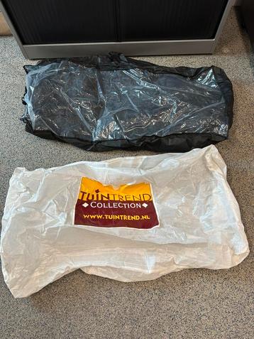 2 stuks tuinkussen hoezen. beschikbaar voor biedingen