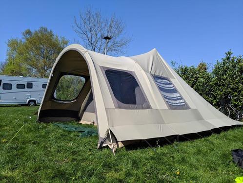 Redwood Maclura 390 4-persoons tent, Caravans en Kamperen, Tenten, tot en met 4, Zo goed als nieuw, Ophalen