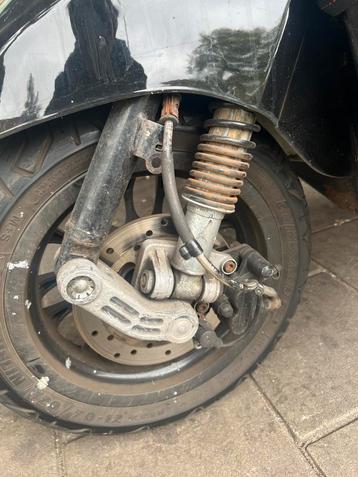 Vespa sprint voorvork beschikbaar voor biedingen
