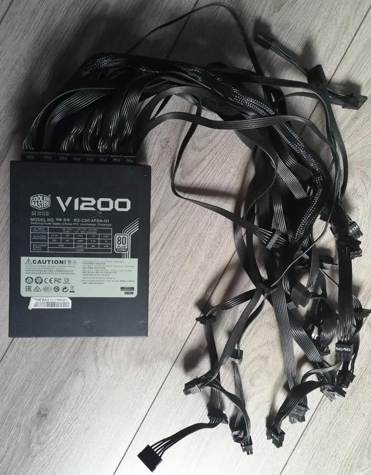 Cooler Master V1200 voeding, Computers en Software, Interne voedingen, Zo goed als nieuw, Ophalen of Verzenden