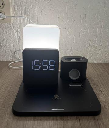 NIEUW! 3 in 1 oplader voor Apple/Android + licht en wekker beschikbaar voor biedingen