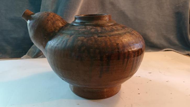 Waterkan Kendi Sawankhalok-keramiek uit Thailand, Antiek en Kunst, Antiek | Keramiek en Aardewerk, Ophalen of Verzenden