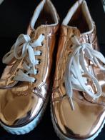 Nagenoeg nieuw: champagne-goudkleurige schoenen mt 40, Ophalen of Verzenden, Zo goed als nieuw, Beige, Sneakers of Gympen