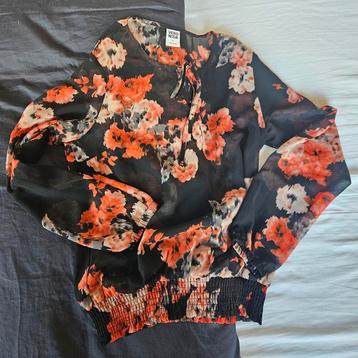 Vera Moda feestelijk zwarte blouse rode bloemenprint mt M beschikbaar voor biedingen
