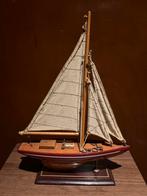 Mooi houten miniatuur zeilbootje, Hobby en Vrije tijd, Modelbouw | Boten en Schepen, Ophalen, Gebruikt, Overige merken