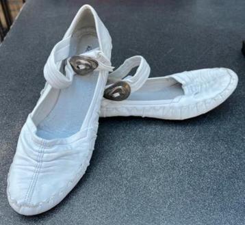 Regard witte schoenen maat 42 beschikbaar voor biedingen