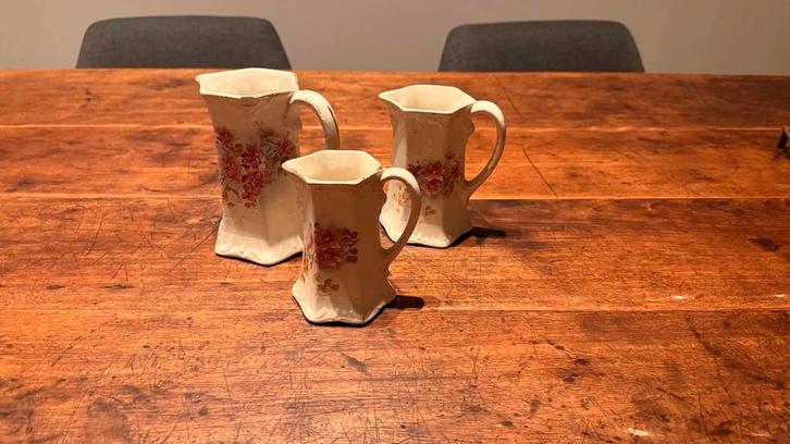 Antieke Kannenset met Bloemenmotief, Antiek en Kunst, Antiek | Keramiek en Aardewerk, Ophalen of Verzenden