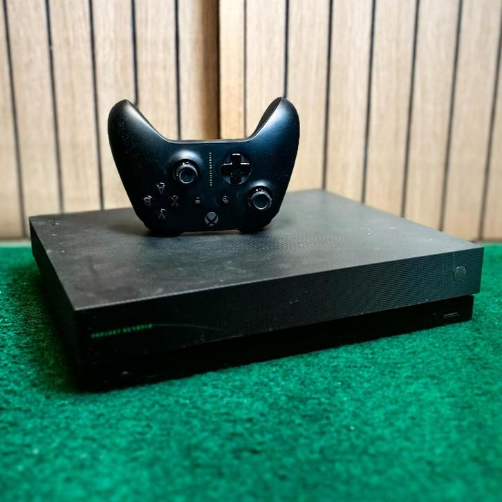 Microsoft Xbox One X 1TB Project Scorpio - In Nette Staa, Spelcomputers en Games, Games | Xbox One, Zo goed als nieuw