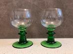 2 grote vintage roemers met groene voet, Ophalen of Verzenden