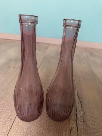 Vintage glazen vaasjes - set van 2 beschikbaar voor biedingen