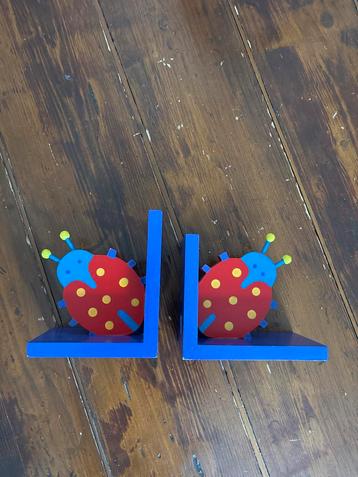 Leuke Boekensteunen voor Kinderkamer - lieveheersbeestje beschikbaar voor biedingen