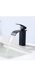 Wastafelkraan nieuw in doos. Zwarte moderne watervalkraan, Doe-het-zelf en Verbouw, Ophalen of Verzenden, Nieuw, Kraan