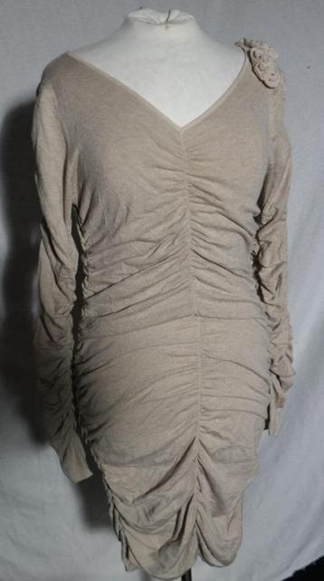 Mooie beige jurk, Mt S beschikbaar voor biedingen