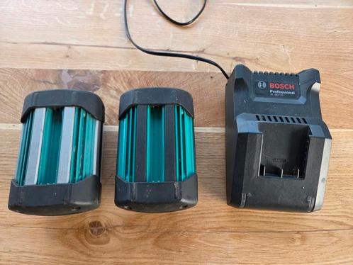 Bosch 36v accu (4ah & 2,6ah) met lader, Doe-het-zelf en Verbouw, Gereedschap | Machine-onderdelen en Toebehoren, Gebruikt, Ophalen of Verzenden