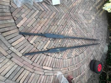 Houten roeispanen 2 meter zo goed als nieuw beschikbaar voor biedingen