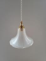 Vintage glazen hanglamp uit Frankrijk, Huis en Inrichting, Lampen | Hanglampen, Minder dan 50 cm, Glas, Ophalen of Verzenden, Zo goed als nieuw