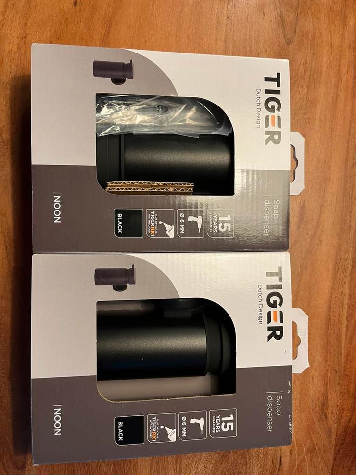 Zeepdispenser Tiger Noon zwart (2 stuks), Doe-het-zelf en Verbouw, Hang- en Sluitwerk, Nieuw, Ophalen