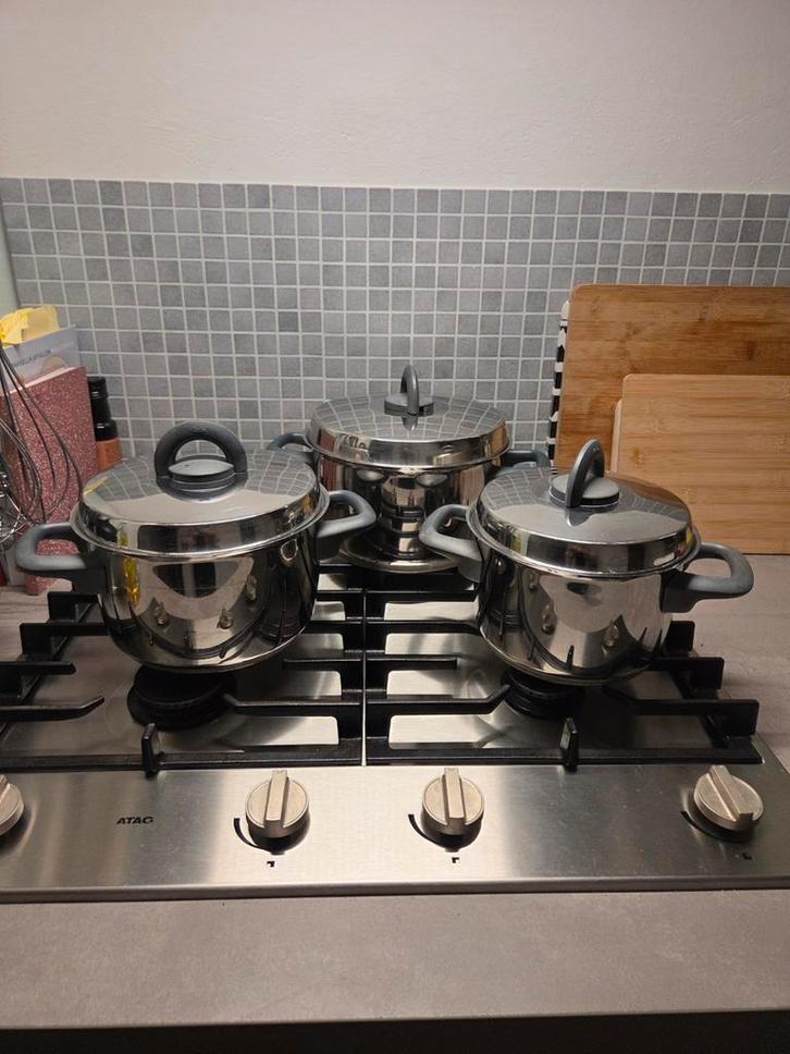 Fissler Pannenset - 3 Delig Stapelbaar, Huis en Inrichting, Keuken | Potten en Pannen, Gebruikt, Pannenset, Rvs, Inductieplaat