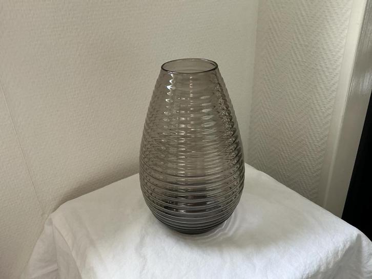 Ribbelvaas van Copier - Stijlvol Design, Huis en Inrichting, Woonaccessoires | Vazen, Zo goed als nieuw, Overige kleuren, Minder dan 50 cm