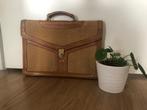 Vintage leather satchel bag, Handtas, Beige, Ophalen of Verzenden, Zo goed als nieuw