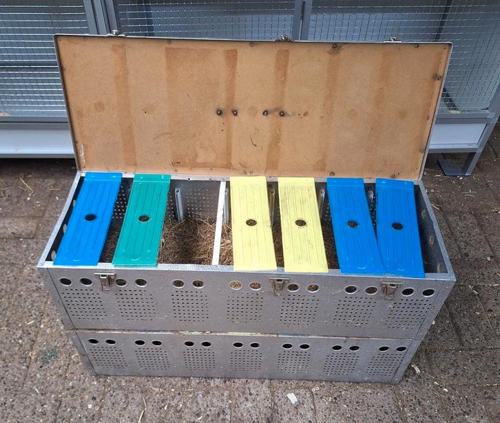 Duivenmand aluminium vervoersmand (Amersfoort), Dieren en Toebehoren, Vogels | Toebehoren, Gebruikt, Ophalen