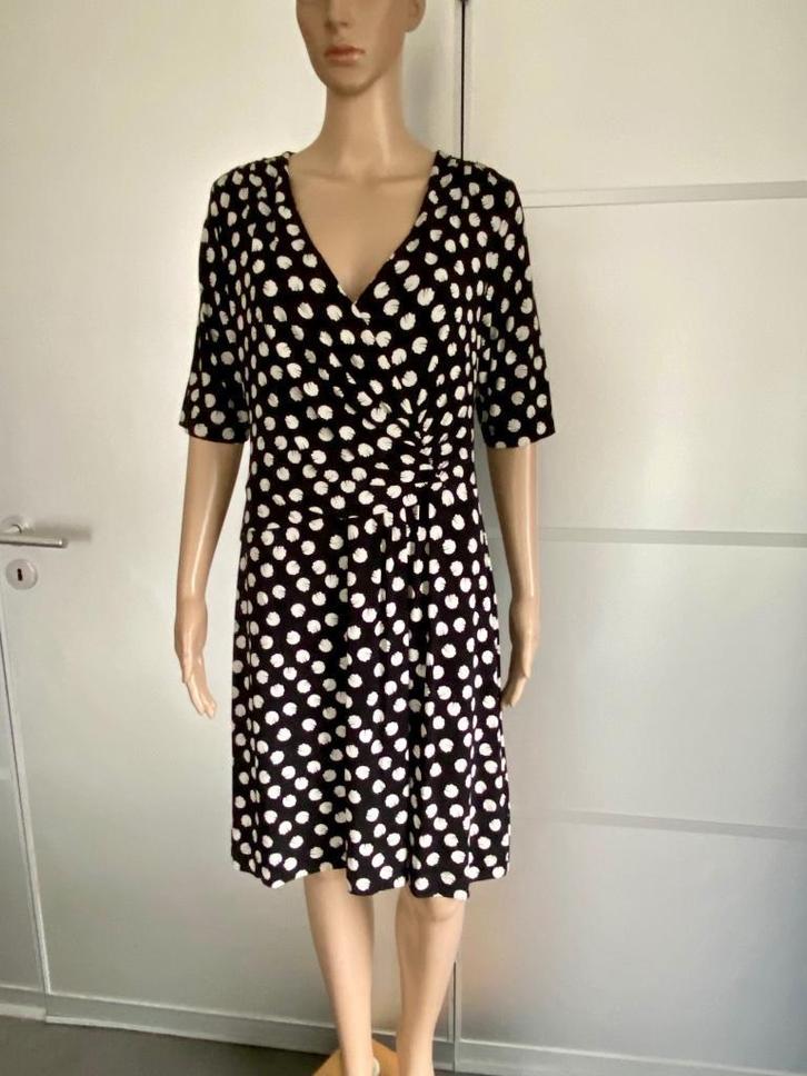 i470 Peserico maat 40=M designer jurk jurkje zwart/wit, Kleding | Dames, Jurken, Zo goed als nieuw, Maat 38/40 (M), Wit, Knielengte