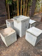 Betonnen set; div opties: krukjes, tafels, plantenbak, zuil, Ophalen, Zo goed als nieuw, Rond