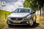 Volvo V40 Cross Country 1.6 D2 Summum | Navigatie | Trekhaak, Auto's, Voorwielaandrijving, Gebruikt, 4 cilinders, Met garantie (alle)