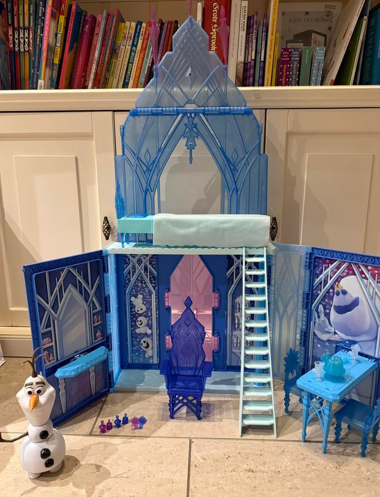 Frozen poppenhuis, Kinderen en Baby's, Speelgoed | Poppenhuizen, Ophalen of Verzenden, Zo goed als nieuw, Poppenhuis