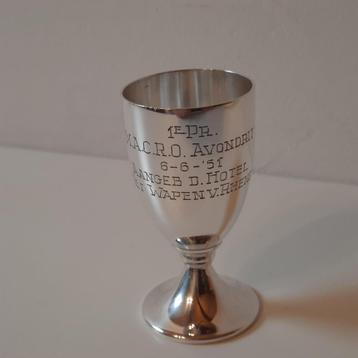 Vintage prijzenbeker trofee 1951 Het Wapen van Rhenen beschikbaar voor biedingen