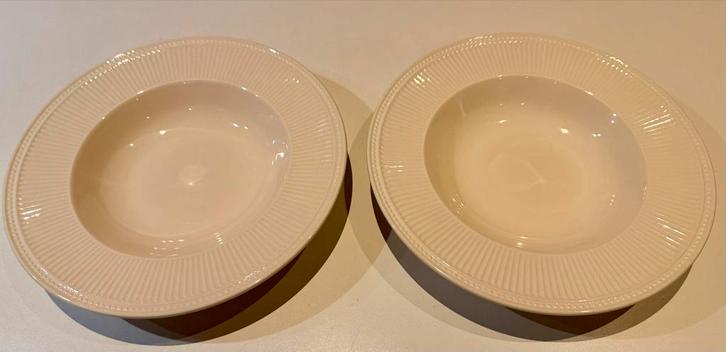 2 Wedgwood Windsor Diepe Borden. Nieuw!, Huis en Inrichting, Keuken | Servies, Gebruikt, Bord(en), Wedgwood, Aardewerk, Ophalen of Verzenden
