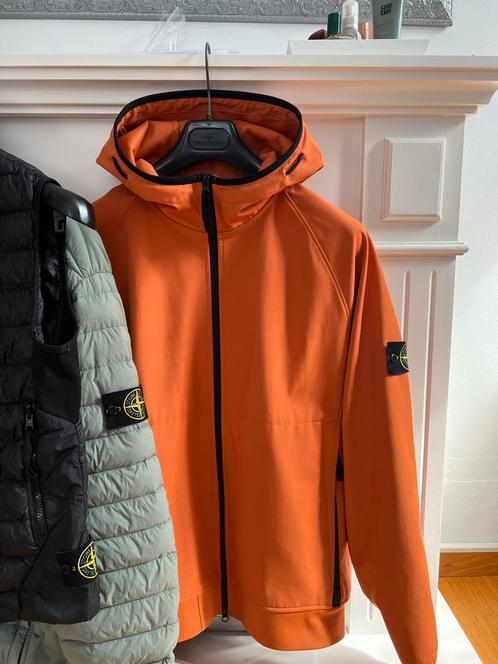 Stone Island | Soft Shell-R edye tech. | Size L, Kleding | Heren, Jassen | Zomer, Zo goed als nieuw, Maat 52/54 (L), Oranje, Ophalen of Verzenden